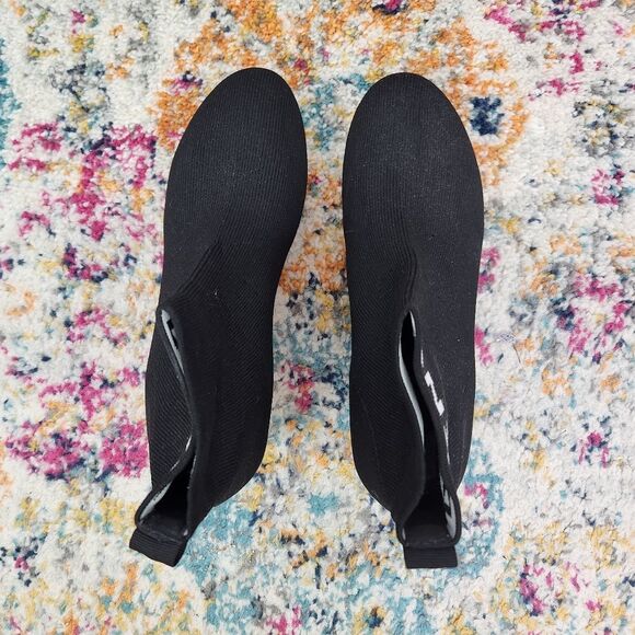 DKNY Black & White Slip On Sock Style Wedge Booties Size 9m - Picture 7 of 11